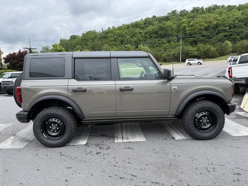 New 2026 Ford Bronco Big Bend w/ Black Diamond Package AWD/4WD image 4