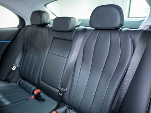 Used 2024 Mercedes-Benz E 350 4MATIC Sedan w/ Driver Assistance Package image 38