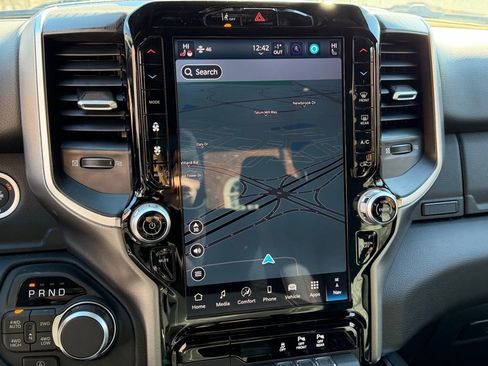 New 2026 RAM 1500 4x4 Crew Cab image 19