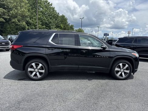 Used 2021 Chevrolet Traverse LT w/ LT Premium Package FWD image 8