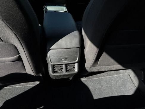 Used 2025 Chevrolet Equinox LT image 29