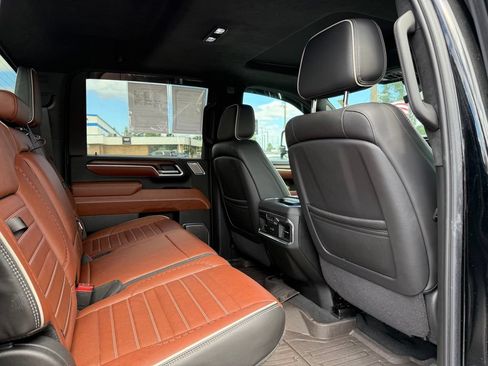 Used 2025 GMC Sierra 2500 Denali Ultimate AWD/4WD image 7