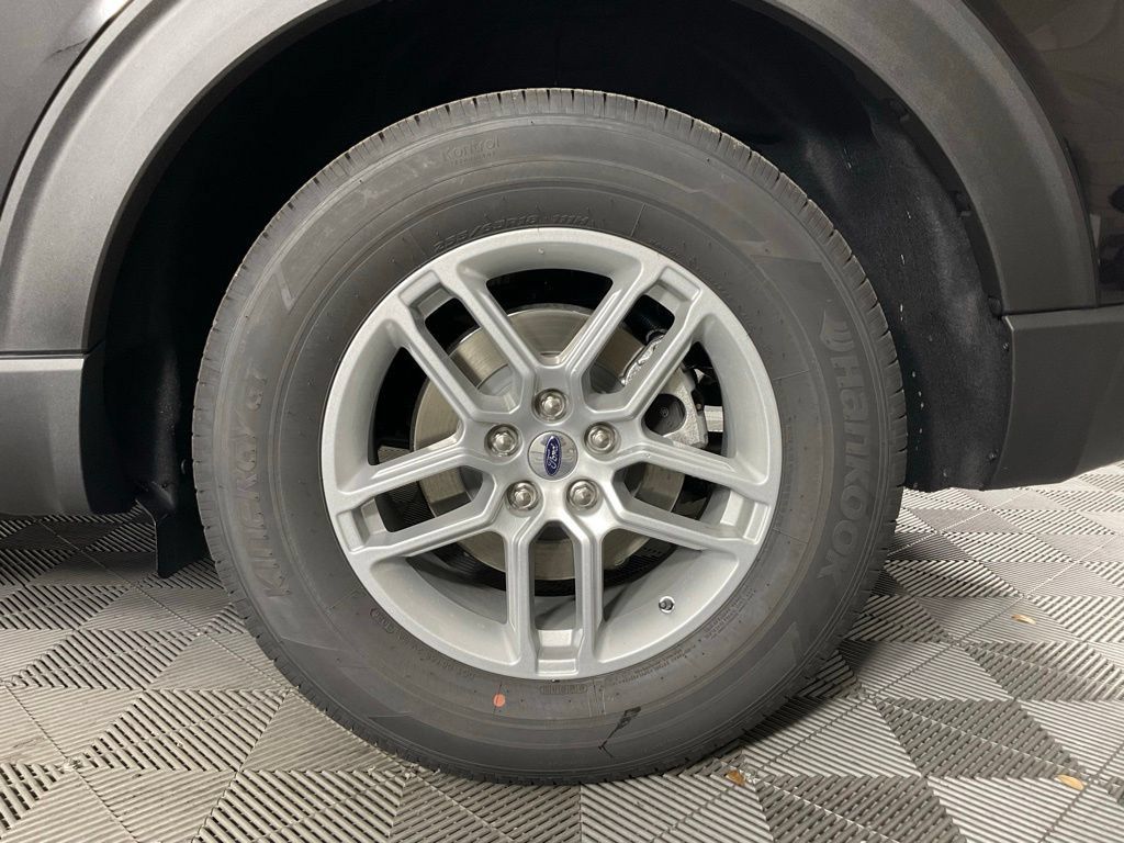 New 2027 Ford Explorer Active RWD image 10
