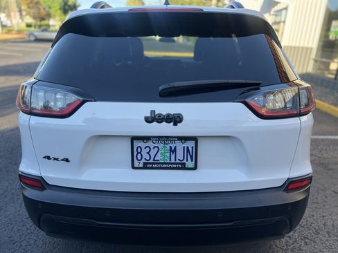 Used 2020 Jeep Cherokee Latitude Plus AWD/4WD image 4