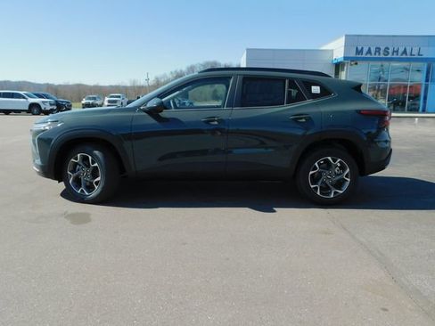 New 2026 Chevrolet Trax LT w/ Driver Confidence Package image 10