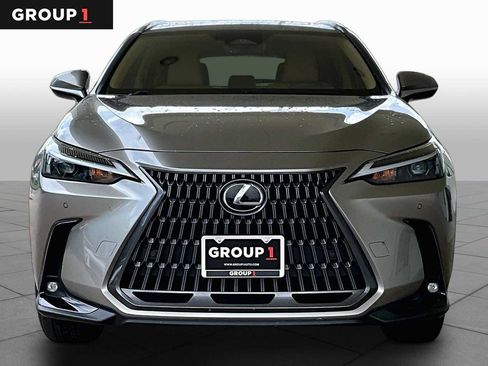 Used 2024 Lexus NX 250 FWD image 4