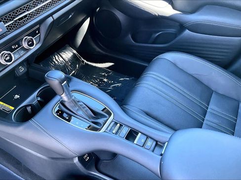 Used 2024 Honda HR-V EX-L image 16