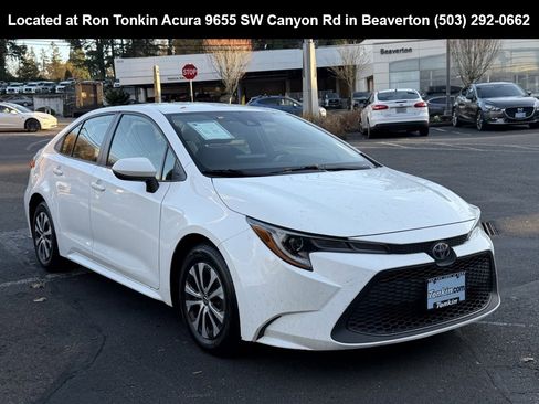 Used 2022 Toyota Corolla LE image 1