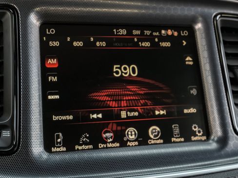 Used 2015 Dodge Challenger SRT w/ Technology Group image 27