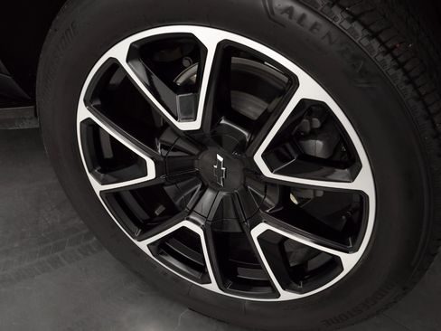 Used 2023 Chevrolet Suburban RST image 10