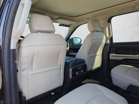 Certified 2023 Ford Expedition Max Platinum RWD image 17