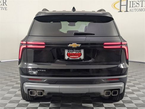 Used 2025 Chevrolet Traverse LT image 6