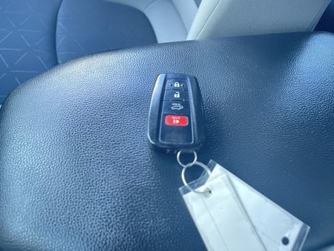Used 2021 Toyota RAV4 XLE w/ Convenience Package AWD/4WD image 35
