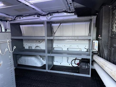 Used 2016 Ford Transit 250 130 Low Roof image 18