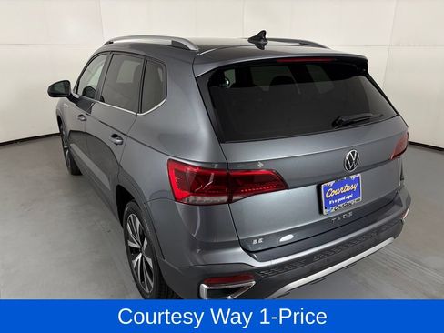 Used 2024 Volkswagen Taos SE FWD image 8