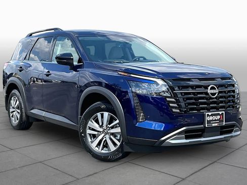 New 2026 Nissan Pathfinder SL FWD image 2