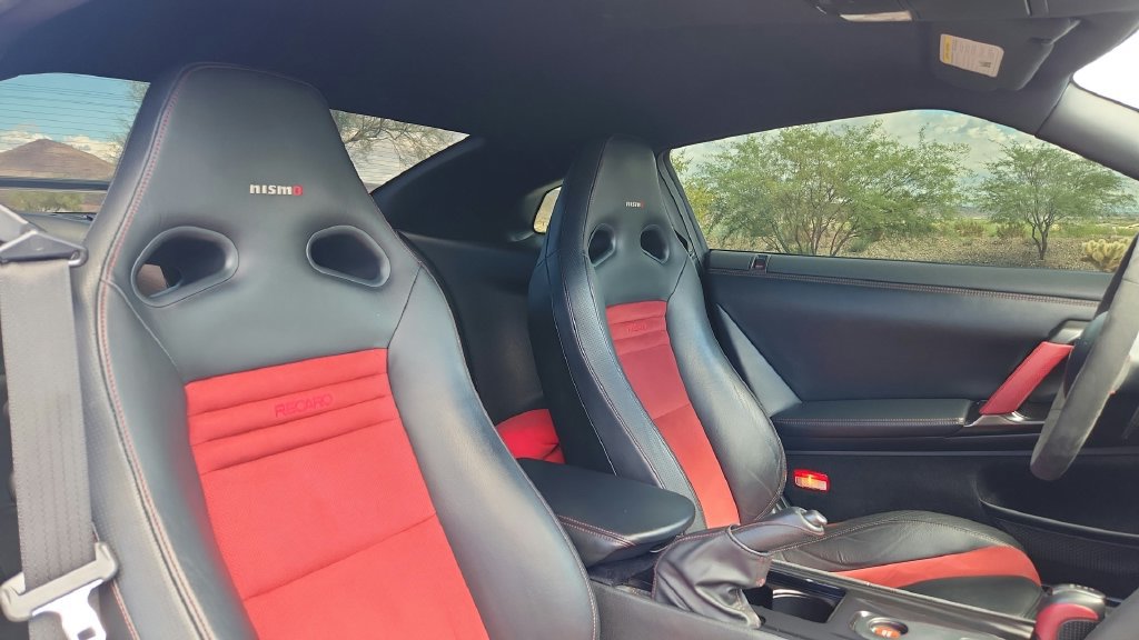 Used 2015 Nissan GT-R NISMO AWD/4WD image 21