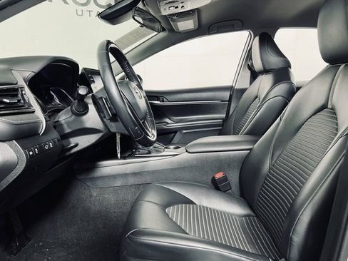 Used 2021 Toyota Camry SE image 7