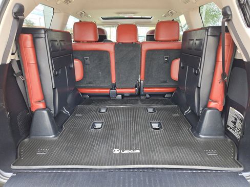Used 2016 Lexus LX 570 4WD w/ Luxury Package image 25