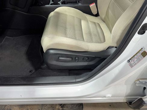 Used 2019 Honda CR-V EX image 23