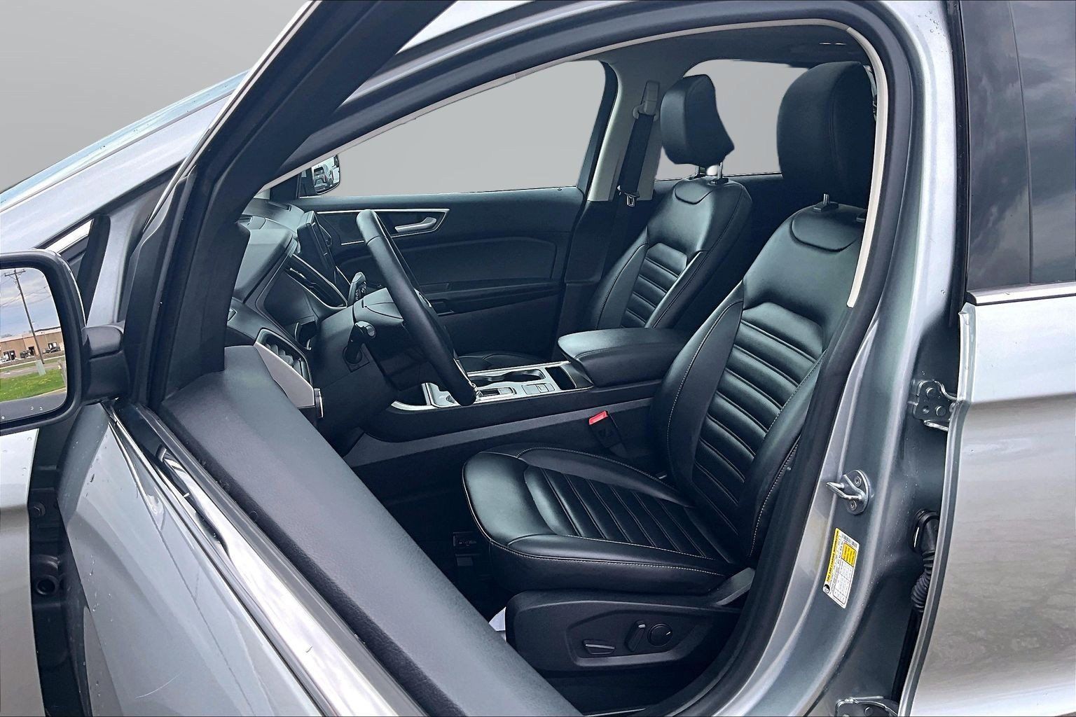 Used 2024 Ford Edge SEL w/ Convenience Package AWD/4WD image 16