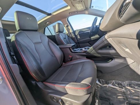 Used 2022 Buick Envision Essence w/ Sport Touring Package image 20