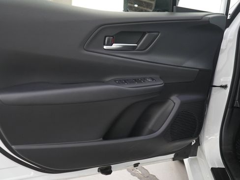 Used 2025 Toyota Prius AWD image 18