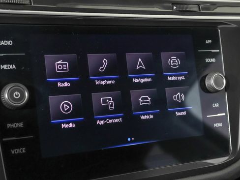 Used 2023 Volkswagen Tiguan SE AWD/4WD image 30