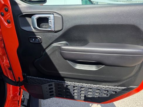 Used 2018 Jeep Wrangler Unlimited Sport S AWD/4WD image 25