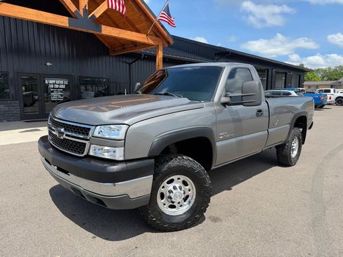 Used 2006 Chevrolet Silverado 2500 W/T w/ Heavy-Duty Power Package AWD/4WD image 1