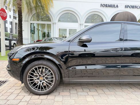 Used 2020 Porsche Cayenne S AWD/4WD image 18