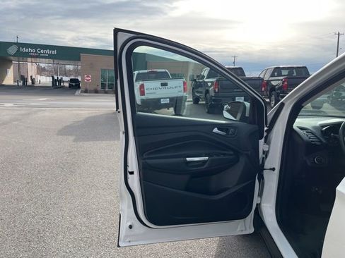 Used 2018 Ford Escape SEL image 24