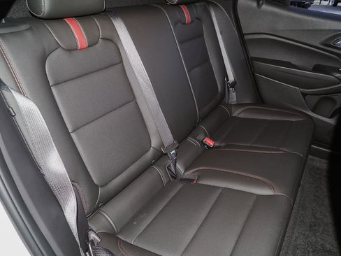 Certified 2025 Chevrolet Trax RS w/ Sunroof Package image 23