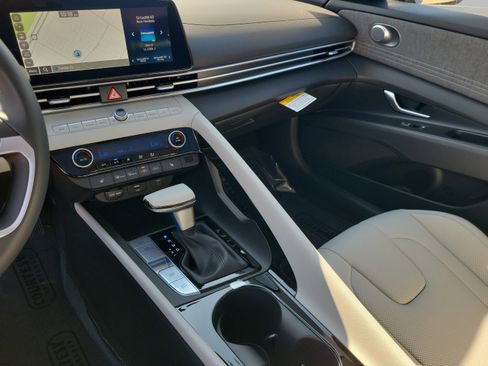 New 2026 Hyundai Elantra Limited FWD image 17