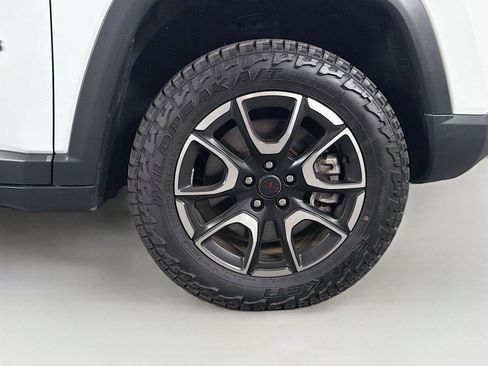 Used 2025 Jeep Compass Trailhawk AWD/4WD image 34
