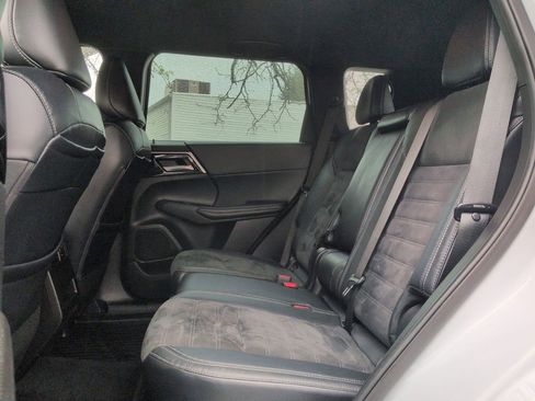 Used 2023 Mitsubishi Outlander SE Black Edition AWD/4WD image 15