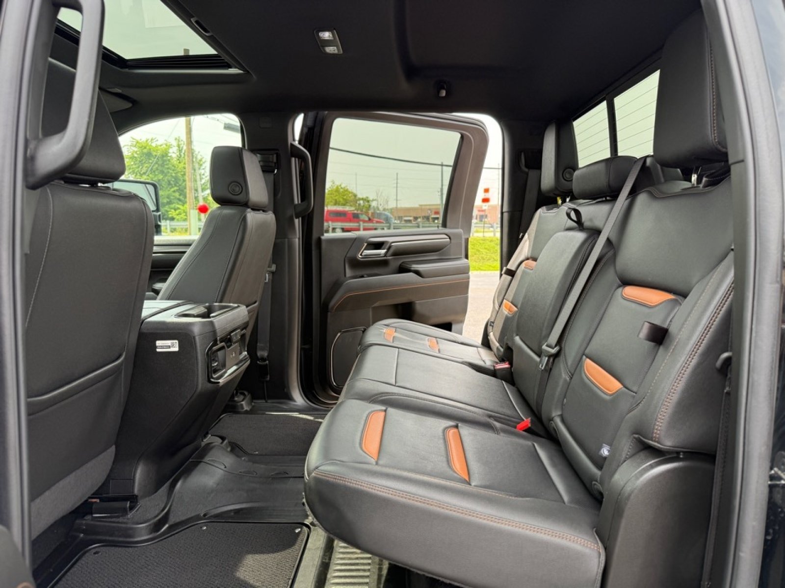 Used 2024 GMC Sierra 2500 AT4 w/ AT4 Premium Plus Package AWD/4WD image 31