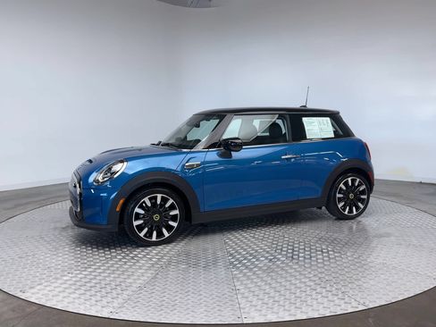 Used 2024 MINI Cooper SE FWD image 4