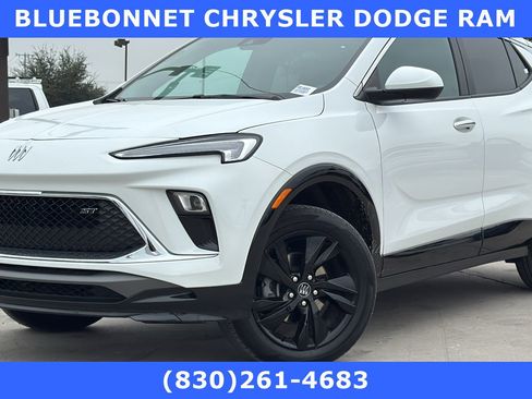 Used 2024 Buick Encore GX Sport Touring image 1