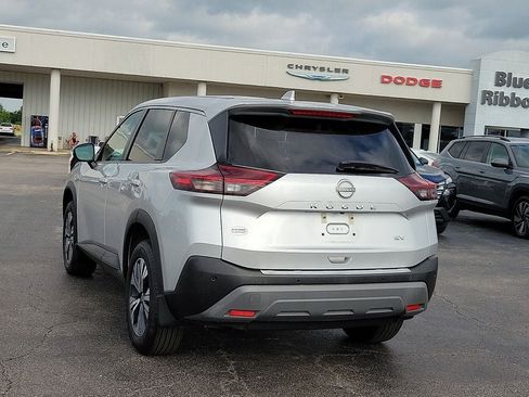 Used 2022 Nissan Rogue SV FWD image 4