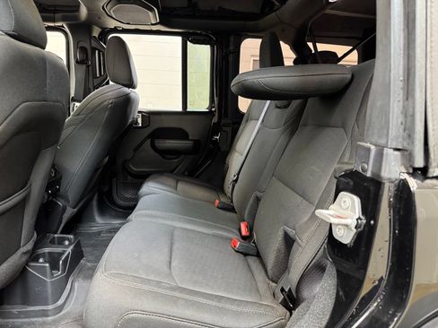 Used 2022 Jeep Wrangler Unlimited Sport AWD/4WD image 17