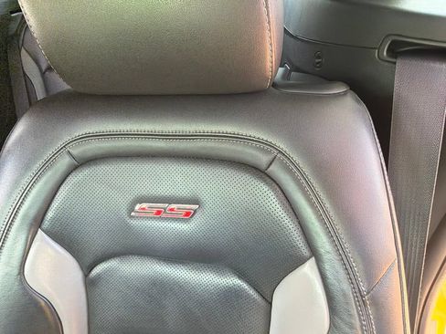 Used 2016 Chevrolet Camaro SS RWD image 17