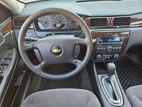 Used 2016 Chevrolet Impala LT FWD image 13
