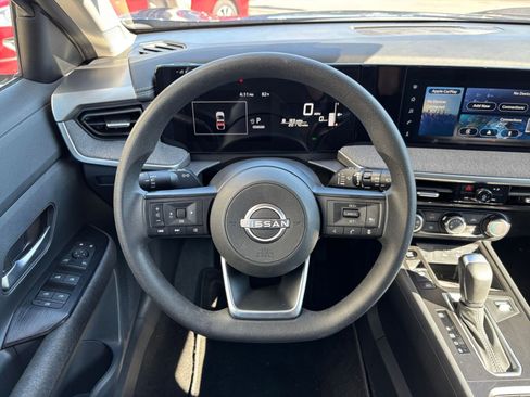Used 2025 Nissan Kicks SV FWD image 25