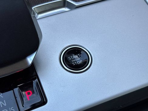 Certified 2025 Land Rover Range Rover SE AWD/4WD image 26