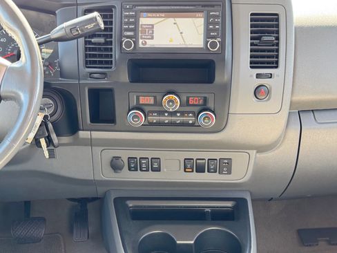 Used 2016 Nissan NV 3500 SL image 15