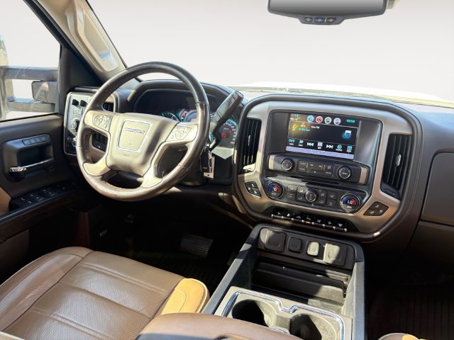 Used 2019 GMC Sierra 2500 Denali w/ Duramax Plus Package AWD/4WD image 10