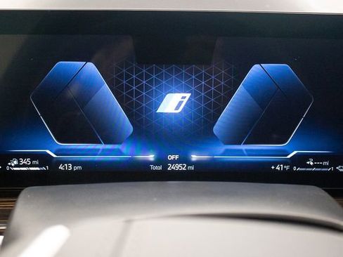 Used 2025 BMW X5 xDrive50e image 23