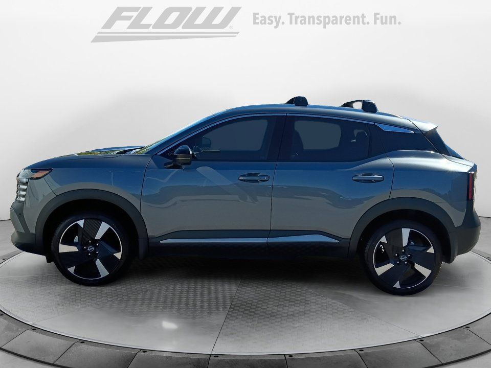 Used 2026 Nissan Kicks SR w/ SR Premium Package FWD image 4