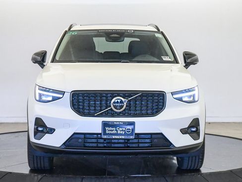 Certified 2026 Volvo XC40 B5 Plus AWD/4WD image 7